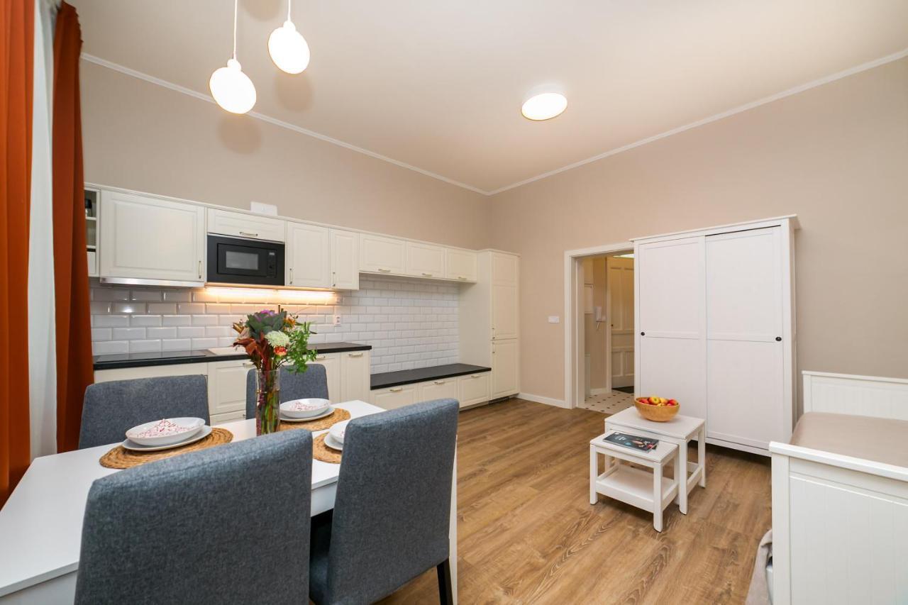 New Studio 3 - Self Check In, Parking Possible, Weekend Free Parking Bratislava Bagian luar foto